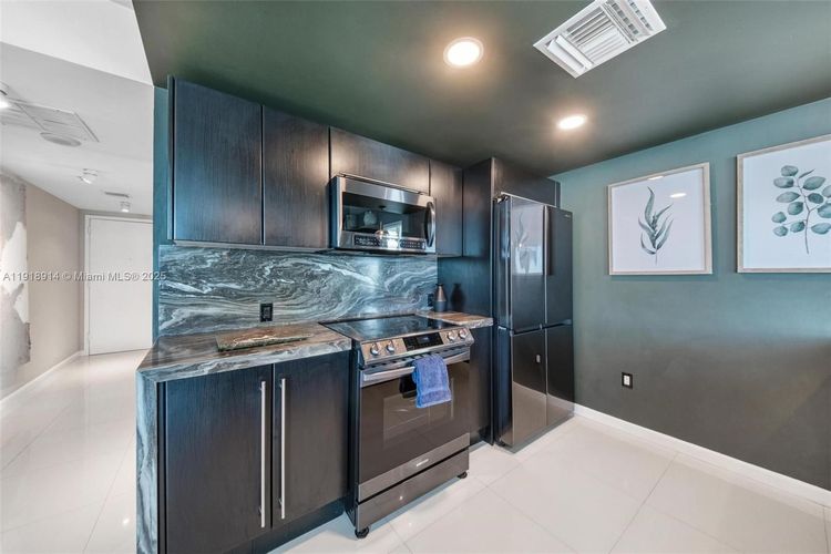 Onyx #1805 image #18