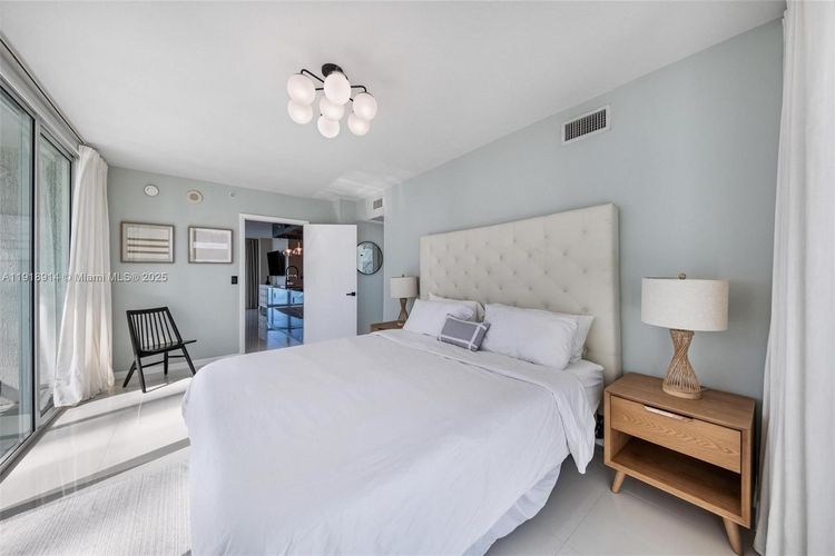 Onyx #1805 image #23