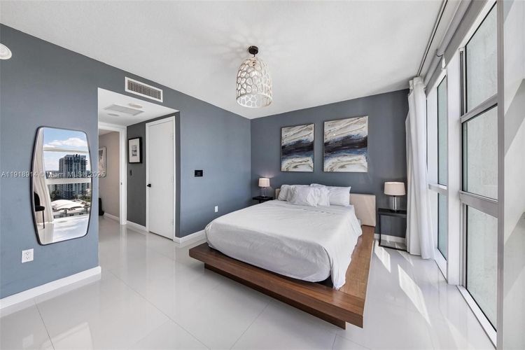 Onyx #1805 image #36