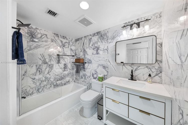 Onyx #1805 image #37