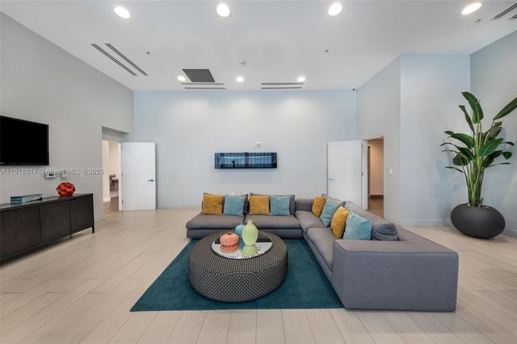 Onyx #1805 image #55