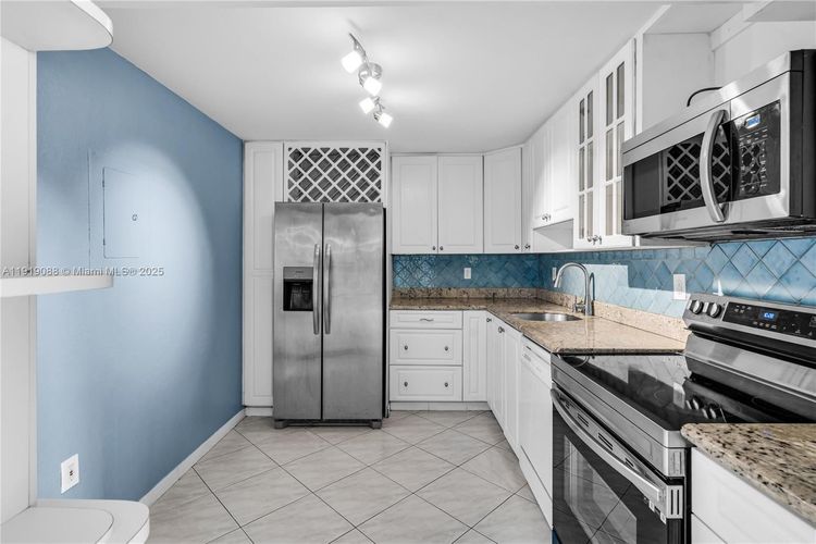Bayshore Place #608B image #11