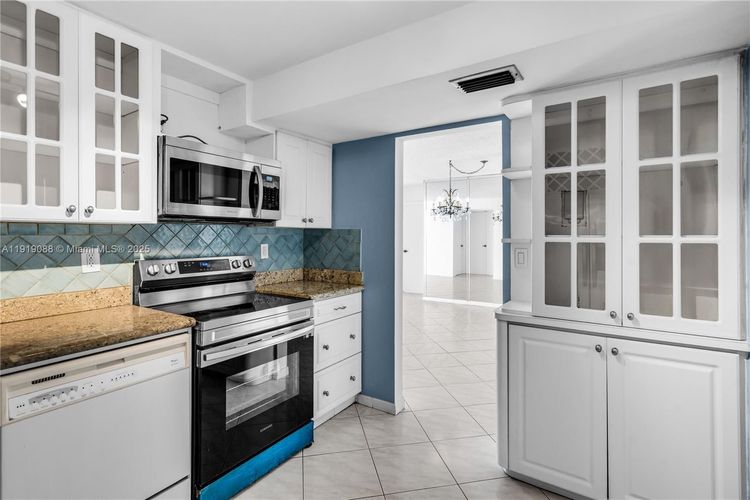Bayshore Place #608B image #12