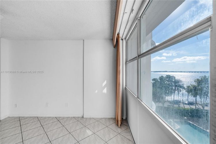 Bayshore Place #608B image #16
