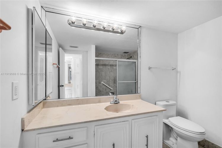 Bayshore Place #608B image #19