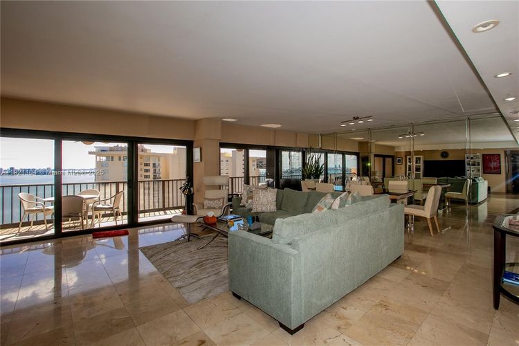 Cricket Club Miami #2105 image #6