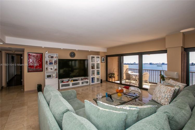 Cricket Club Miami #2105 image #8