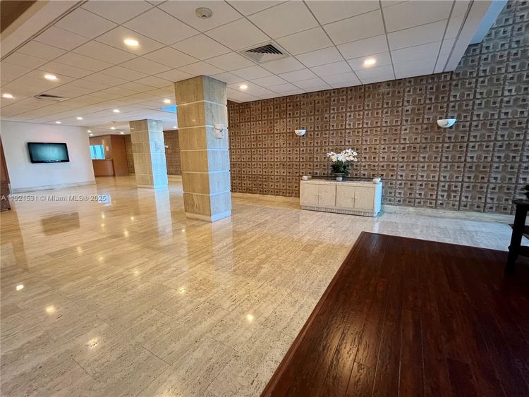 Triton Towers #1201 image #39