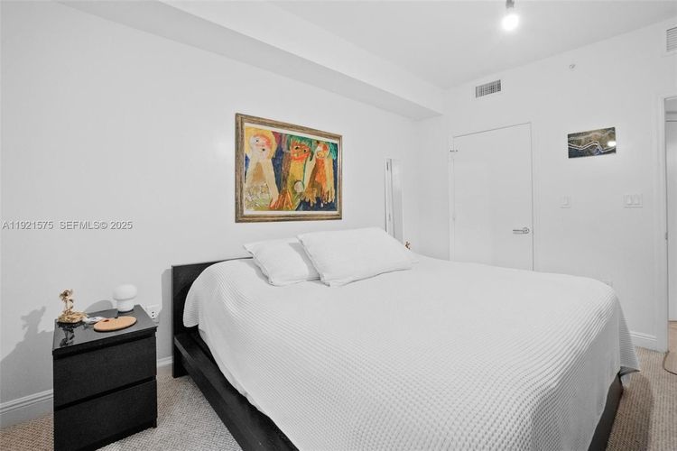 Turnberry Village #212 image #16