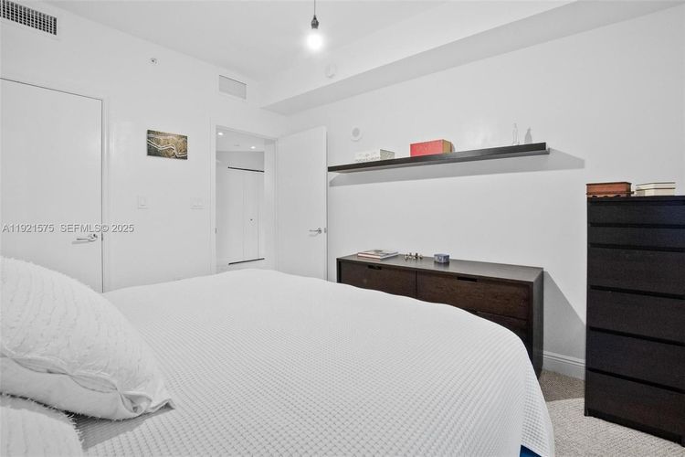 Turnberry Village #212 image #17