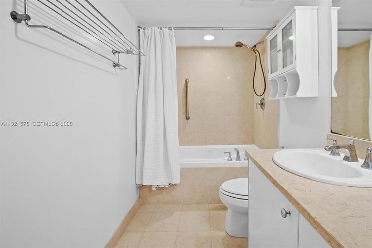 Turnberry Village #212 image #19