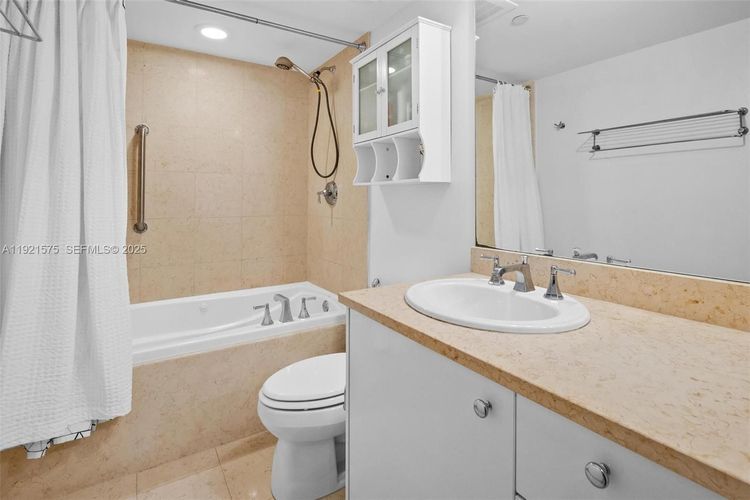 Turnberry Village #212 image #20