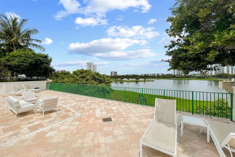 Turnberry Village #212 image #30