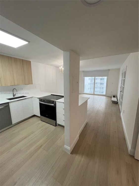 Ocean Point #523 image #8