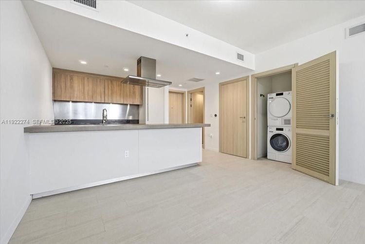 Brickell Flatiron #3211 image #8