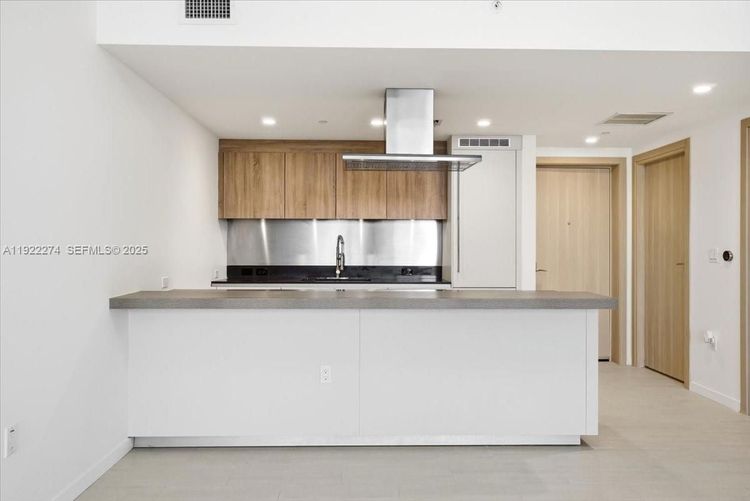 Brickell Flatiron #3211 image #9