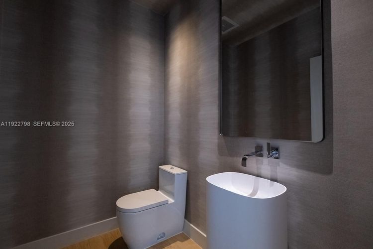 Icon Brickell I #5701 image #15