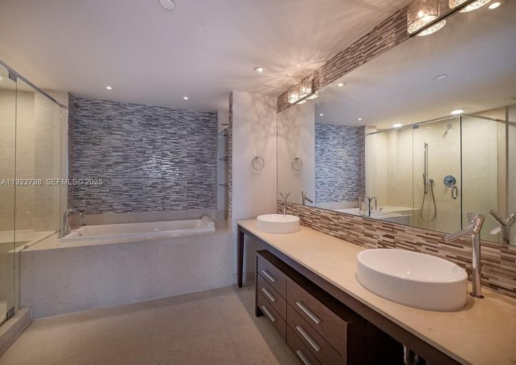 Icon Brickell I #5701 image #25