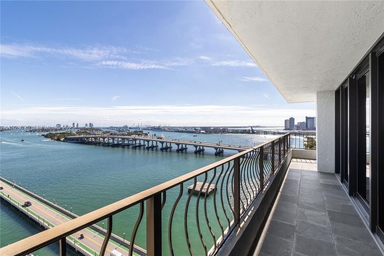 The Venetia #20A image #13