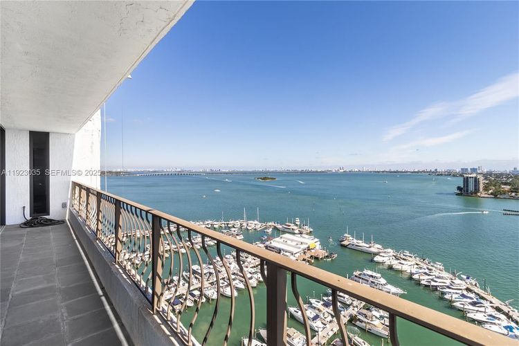 The Venetia #20A image #14