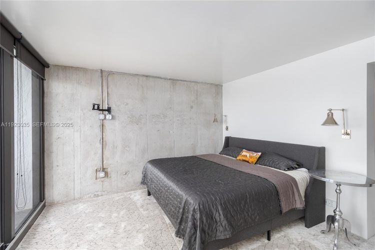 The Venetia #20A image #24