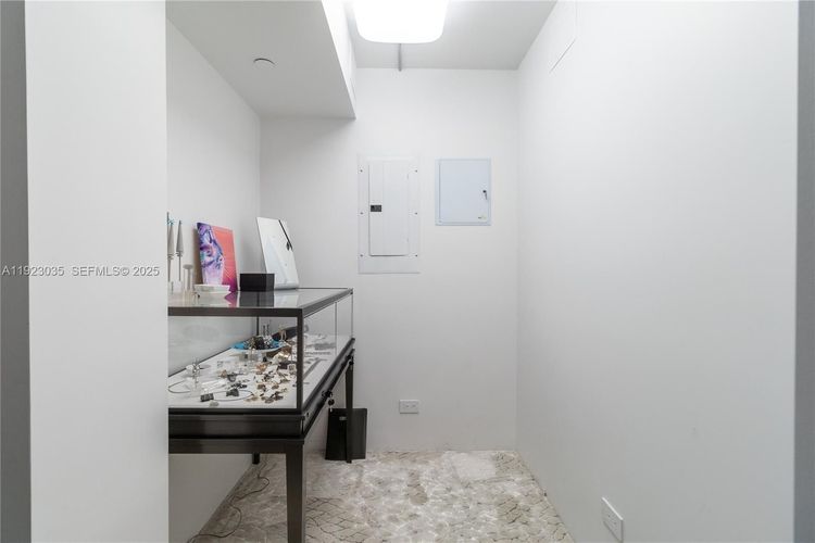 The Venetia #20A image #29