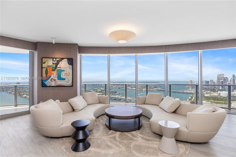 Aria on the Bay #5012 image #32