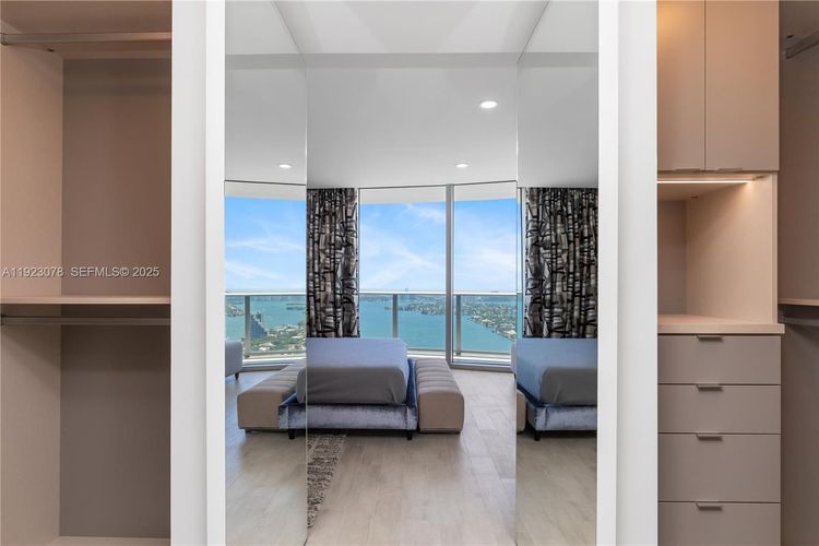 Aria on the Bay #5012 image #38