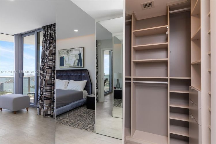 Aria on the Bay #5012 image #39