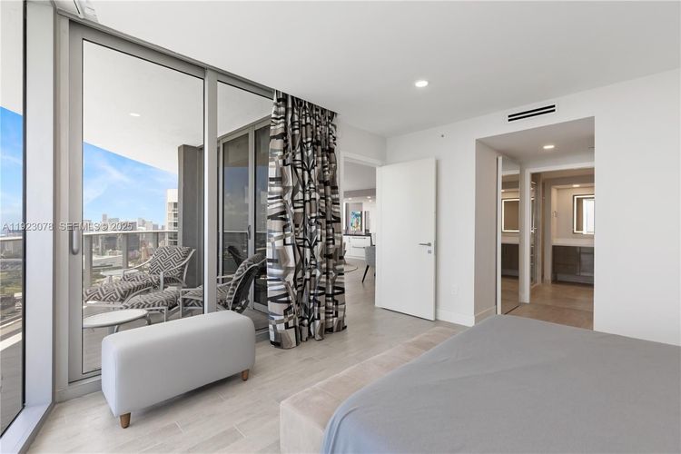 Aria on the Bay #5012 image #40