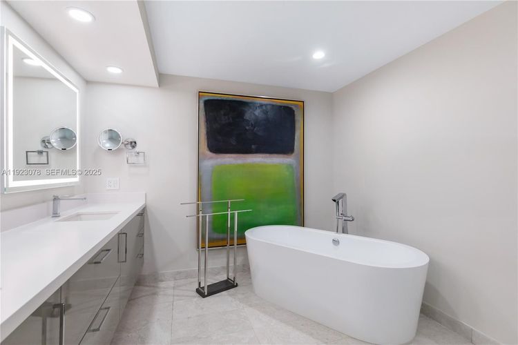 Aria on the Bay #5012 image #42