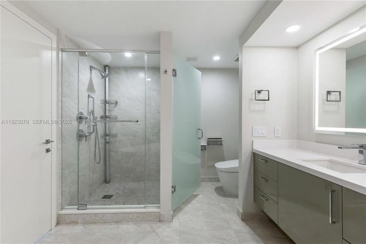 Aria on the Bay #5012 image #43