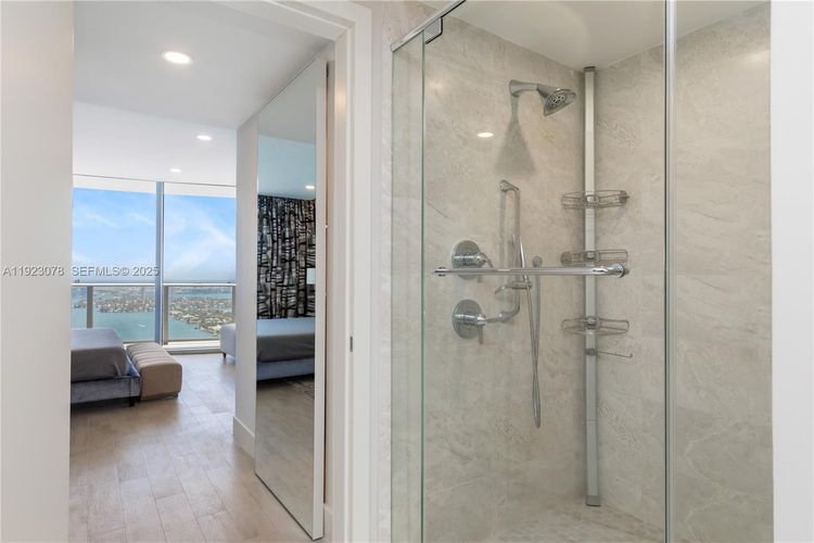 Aria on the Bay #5012 image #44