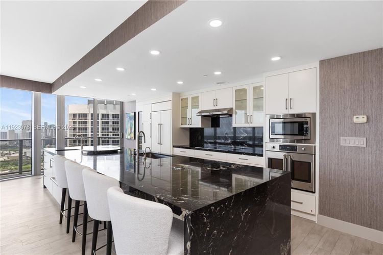 Aria on the Bay #5012 image #7