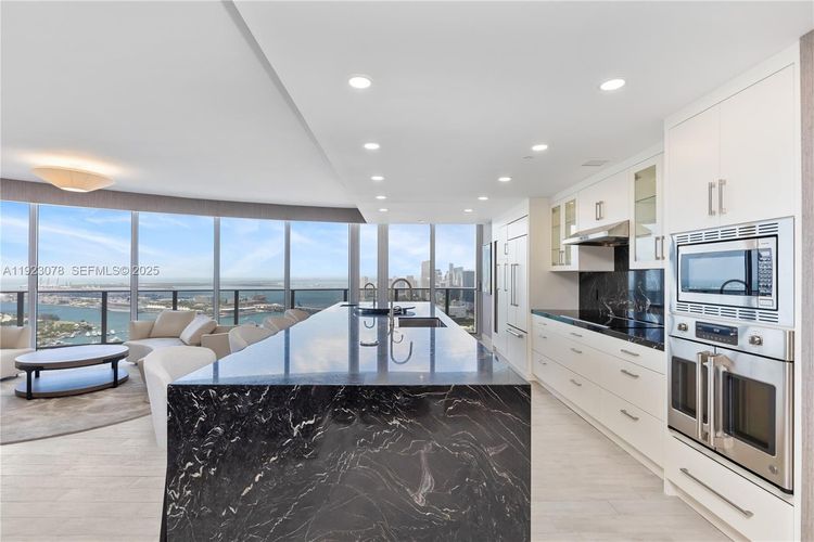 Aria on the Bay #5012 image #8