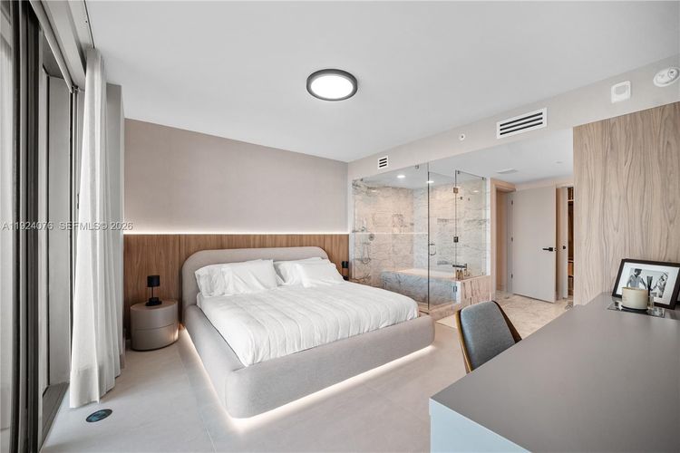 One Paraiso #2805 image #11