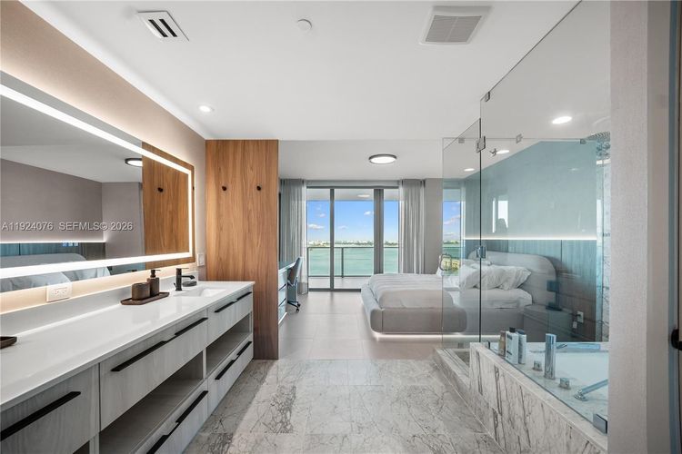 One Paraiso #2805 image #16