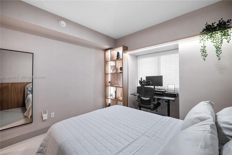 One Paraiso #2805 image #18