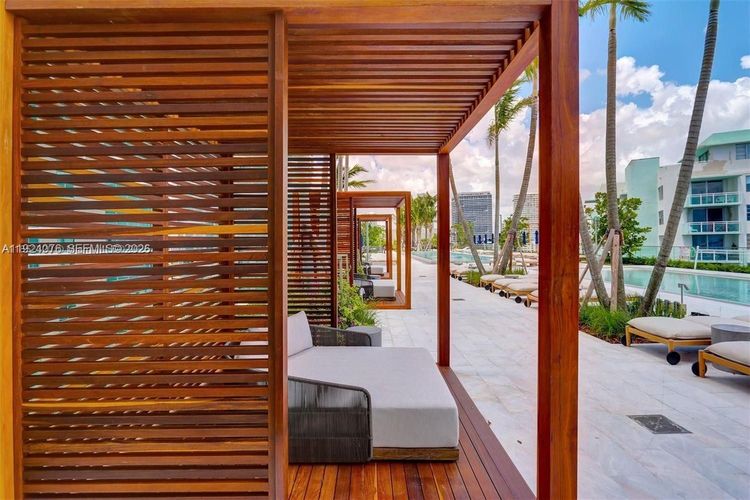 One Paraiso #2805 image #36