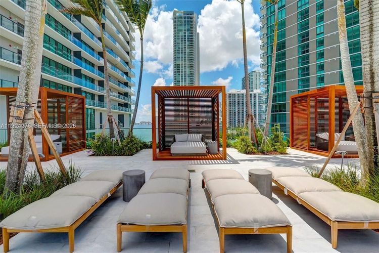 One Paraiso #2805 image #38