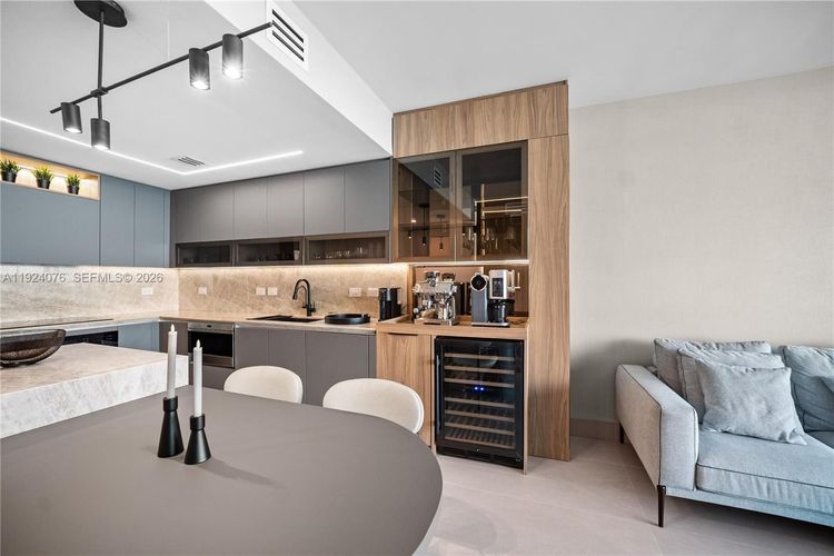 One Paraiso #2805 image #7