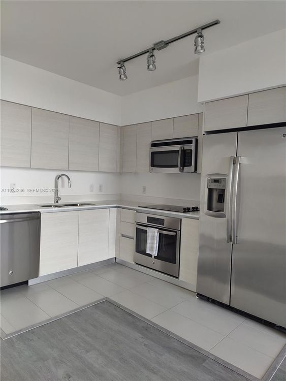 Baltus House #514 image #9