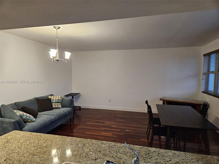 Turnberry Village #302 image #21