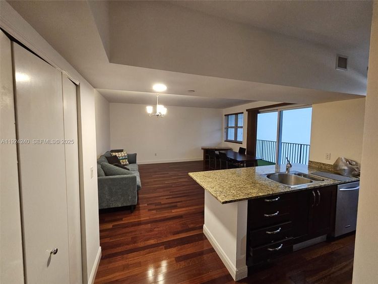 Turnberry Village #302 image #22