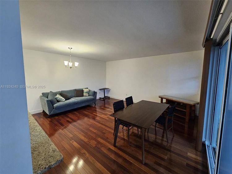 Turnberry Village #302 image #24