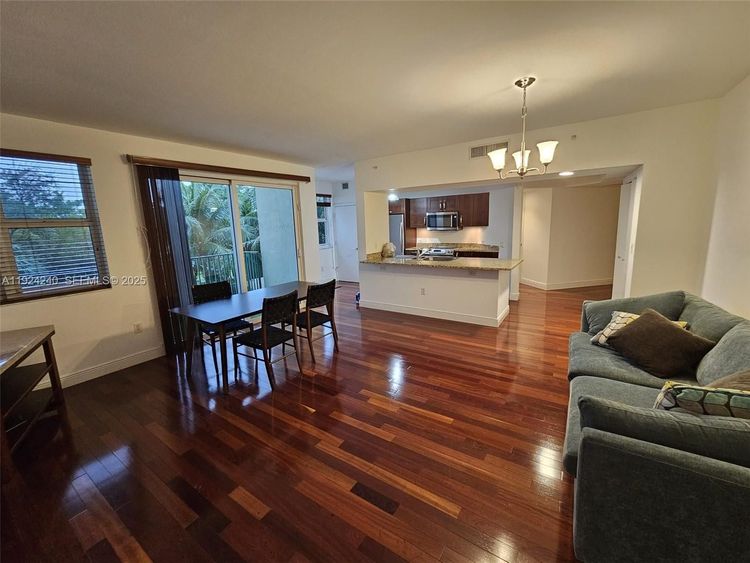 Turnberry Village #302 image #25