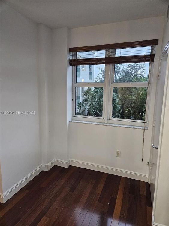 Turnberry Village #302 image #34