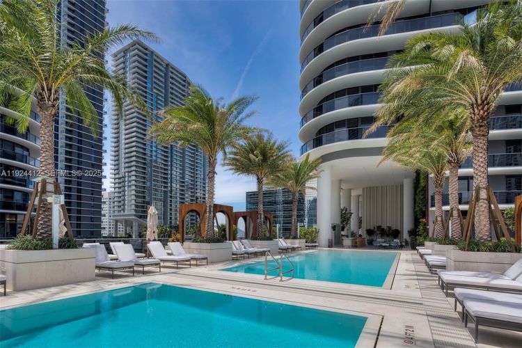 SLS Lux Brickell #2110 image #29