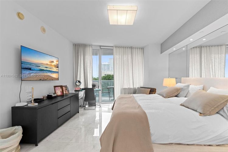 Icon Brickell II #501 image #17