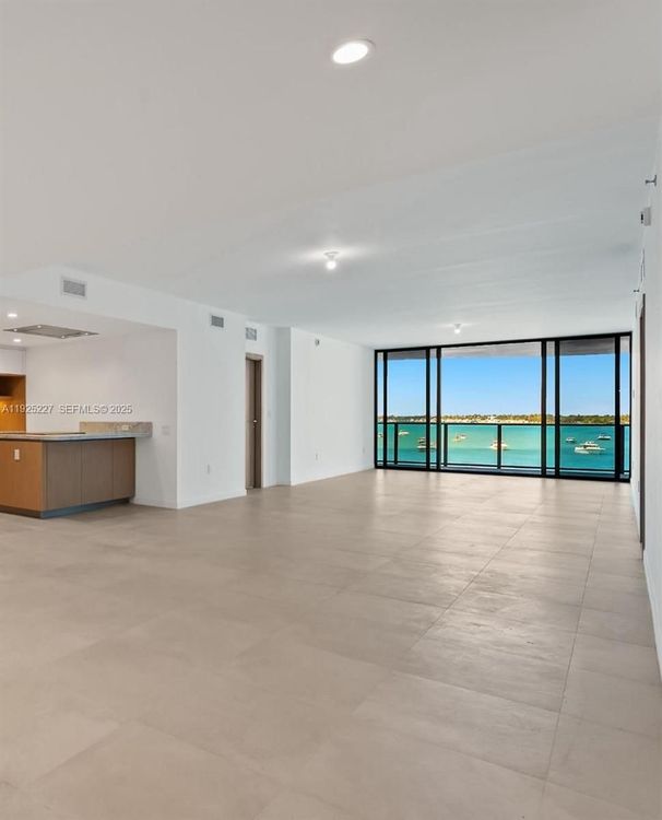 Onda Residences #402 image #8